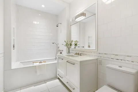 $4,995,000 | 235 West 75th Street, Unit 705 | Upper West Side