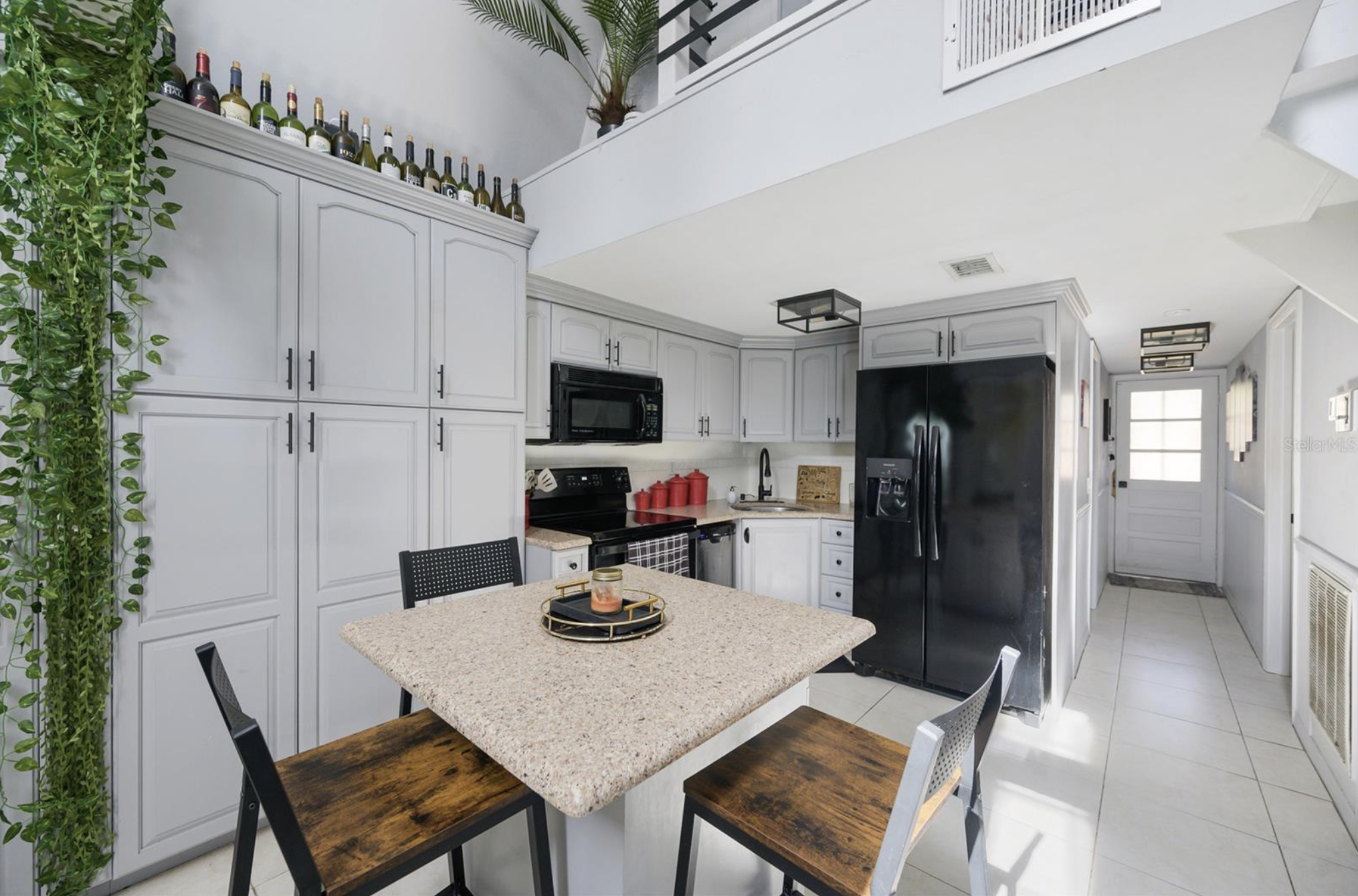 900 Riverside Drive Tarpon Springs, FL 34689 - Photo 5 of 29