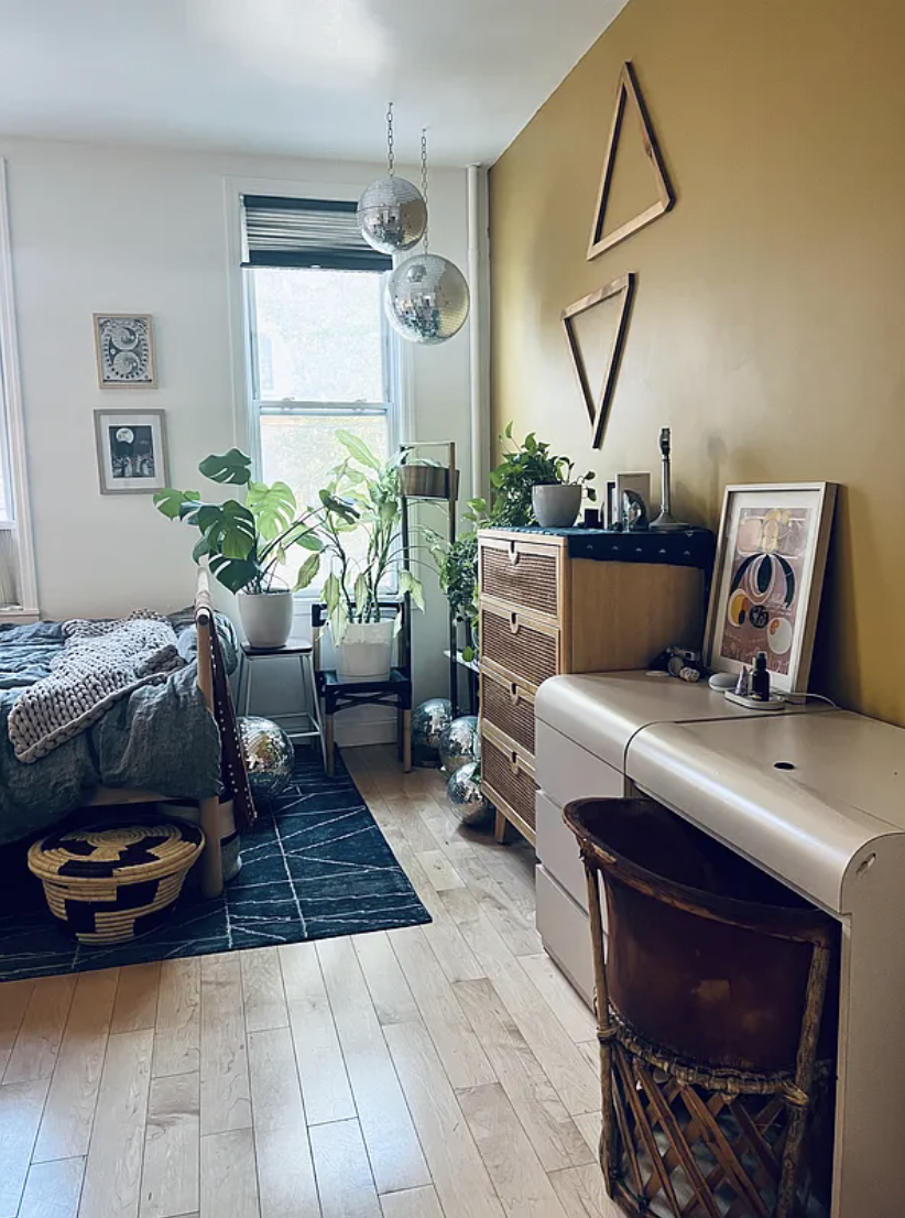 283 Devoe Street, Unit 3R Brooklyn, NY 11211 - Photo 5 of 10 a living room with furniture and wooden floor