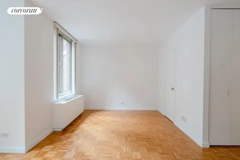 $3,250 | 145 East 48th Street, Unit 6H | Midtown East