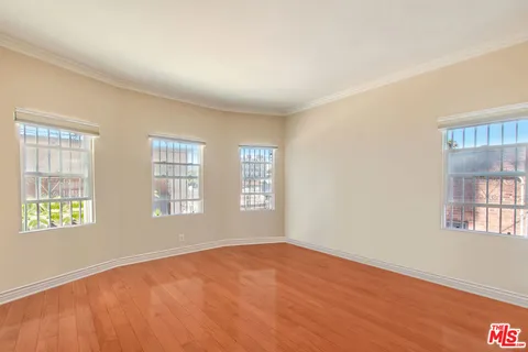 $1,995,000 | 251 North Kenmore Avenue, Los Angeles, CA 90004