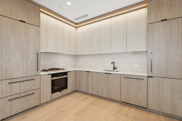 $1,250,000 | 249 East 62nd Street, Unit 5C | Lenox Hill