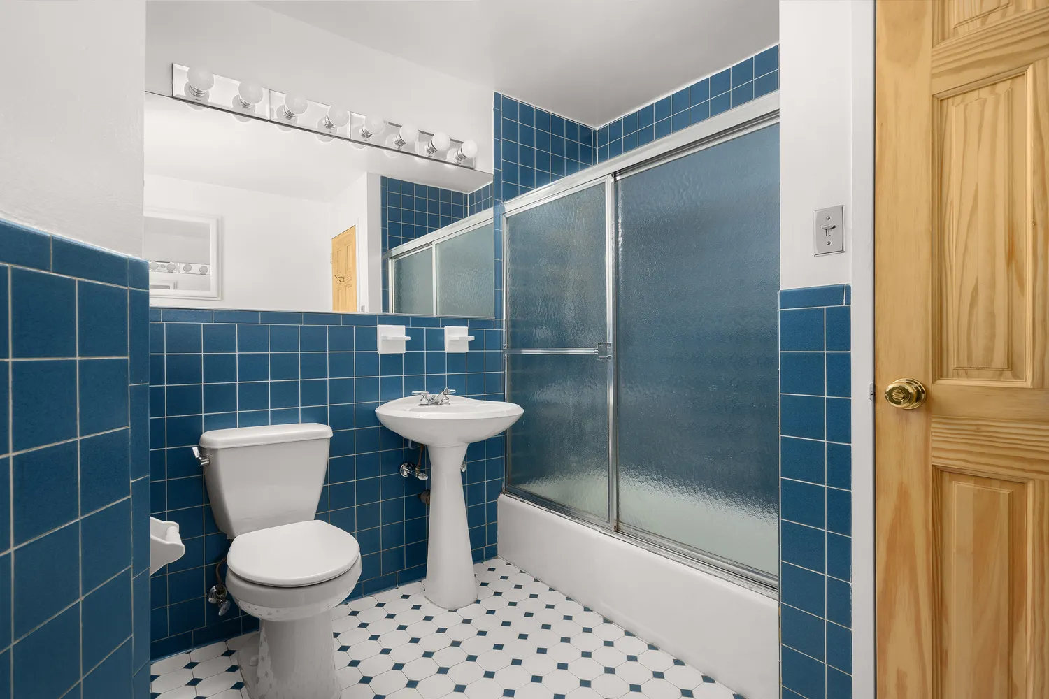 $750,000 | 250 West 16th Street | Chelsea