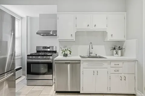 $875,000 | 10 Brooklands, Unit 1H, Bronxville, NY 10708