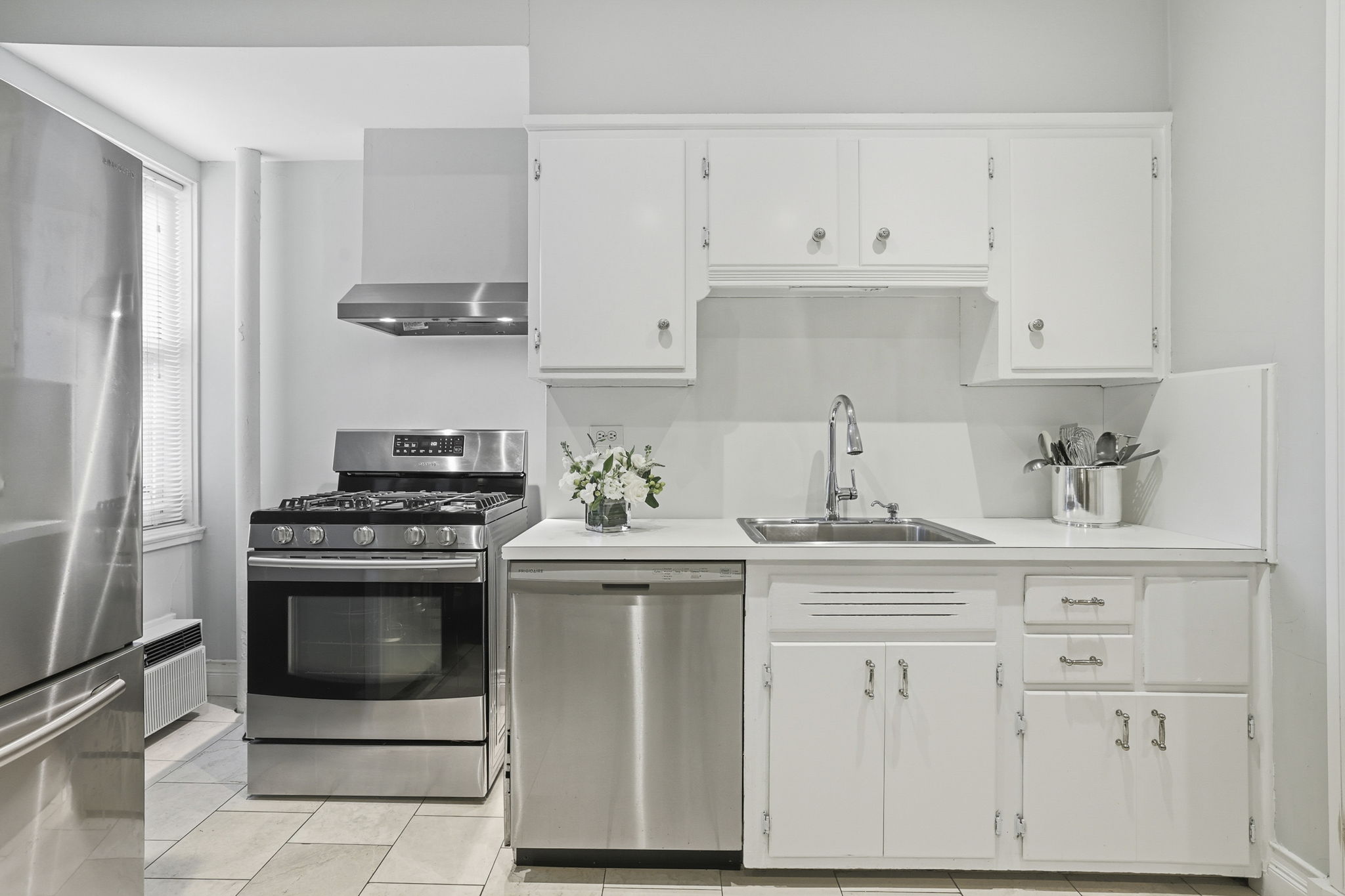 10 Brooklands, Unit 1H Bronxville, NY 10708 - Photo 17 of 35