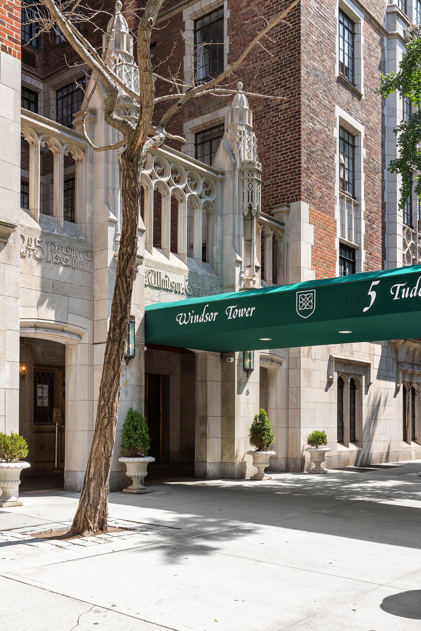 5 Tudor City Place, Unit 1132 Manhattan, NY 10017 - Photo 8 of 9 a front view of a building