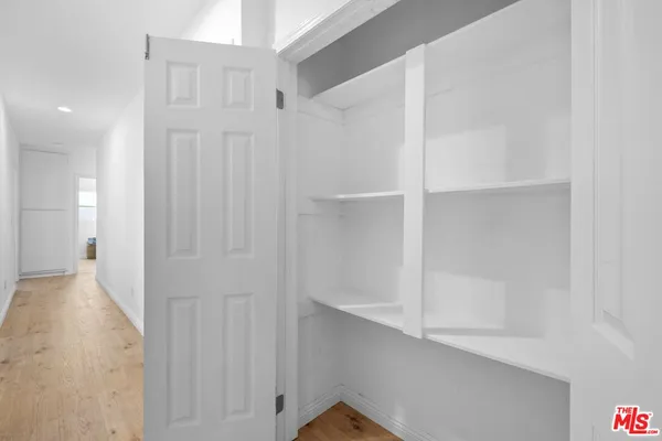 $1,078,000 | 2400 West 74th Street, Los Angeles, CA 90043