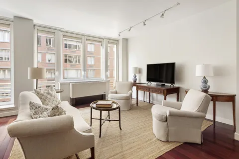 $1,599,000 | 125 West 21st Street, Unit 5B | Chelsea