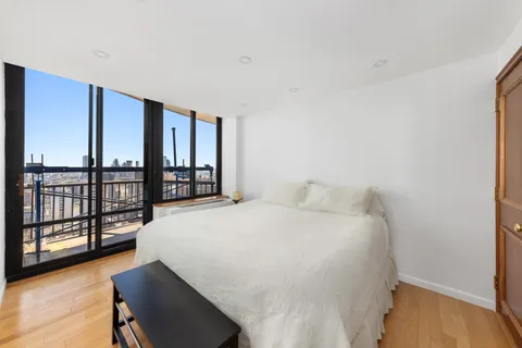 $1,100,000 | 304 East 65th Street, Unit 39D | Lenox Hill