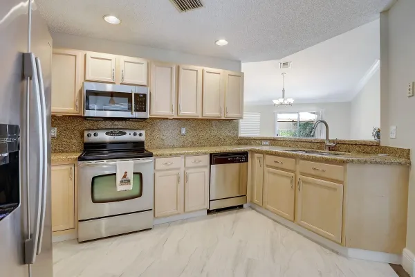 $519,000 | Majestic Pine Court, Delray Beach, FL 33484