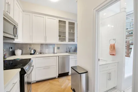 $5,250 | 225 West 86th Street, Unit 815A | Upper West Side