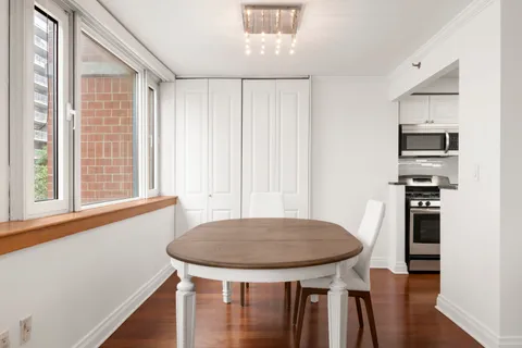 $835,000 | 404 East 76th Street, Unit 3B | Lenox Hill