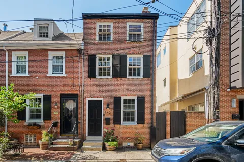 $380,000 | 142 Carpenter Street, Philadelphia, PA 19147
