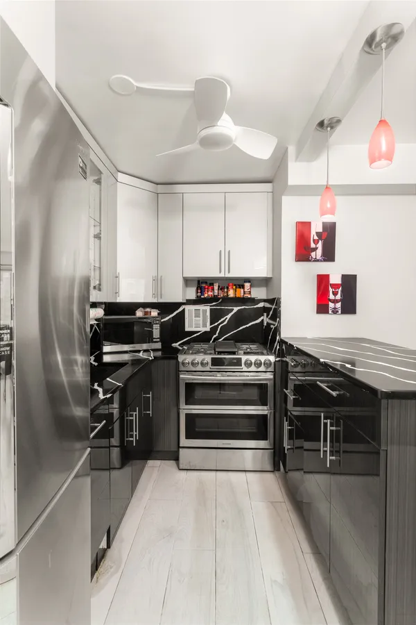 $599,000 | 435 East 65th Street, Unit 4E | Lenox Hill