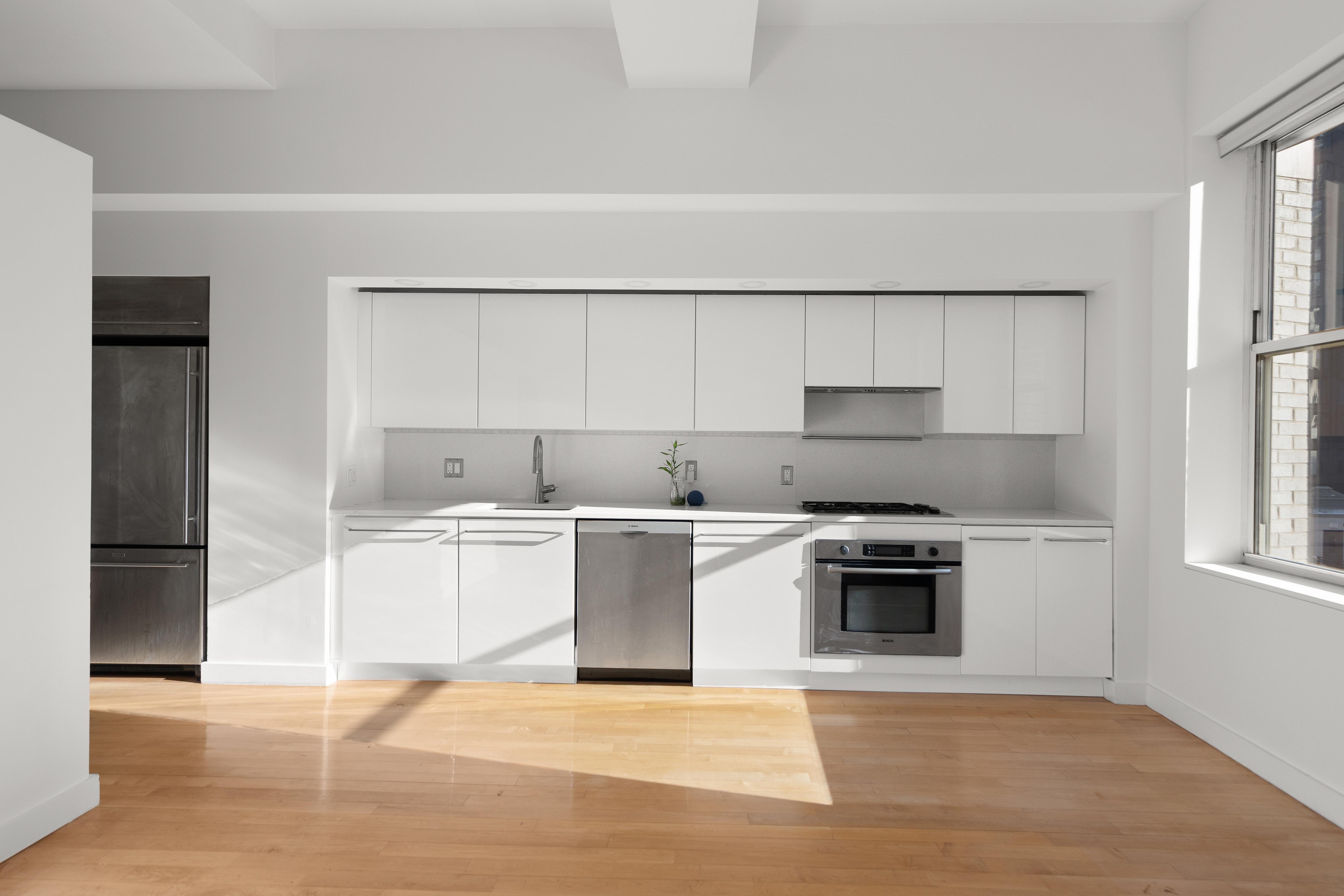 15 Broad Street, Unit 2622 Manhattan, NY 10005 - Photo 2 of 23