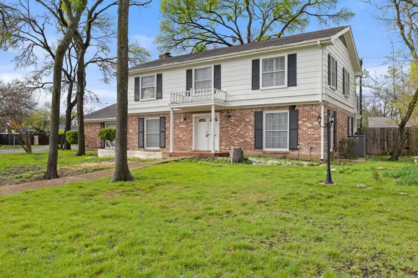 $925,000 | 4101 Far W Boulevard, Austin, TX 78731