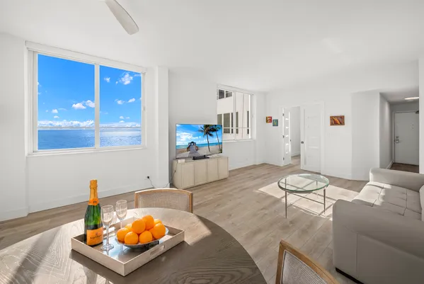 $3,450 | 5005 Collins Avenue, Unit 1525, Miami Beach, FL 33140