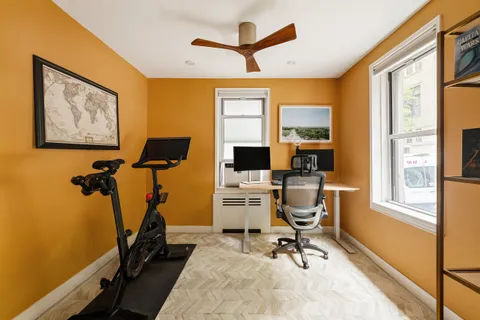 $1,475,000 | 30 East 9th Street, Unit 1B | Greenwich Village