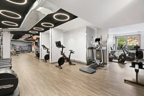$875,000 | 20 East 9th Street, Unit 14L | Greenwich Village