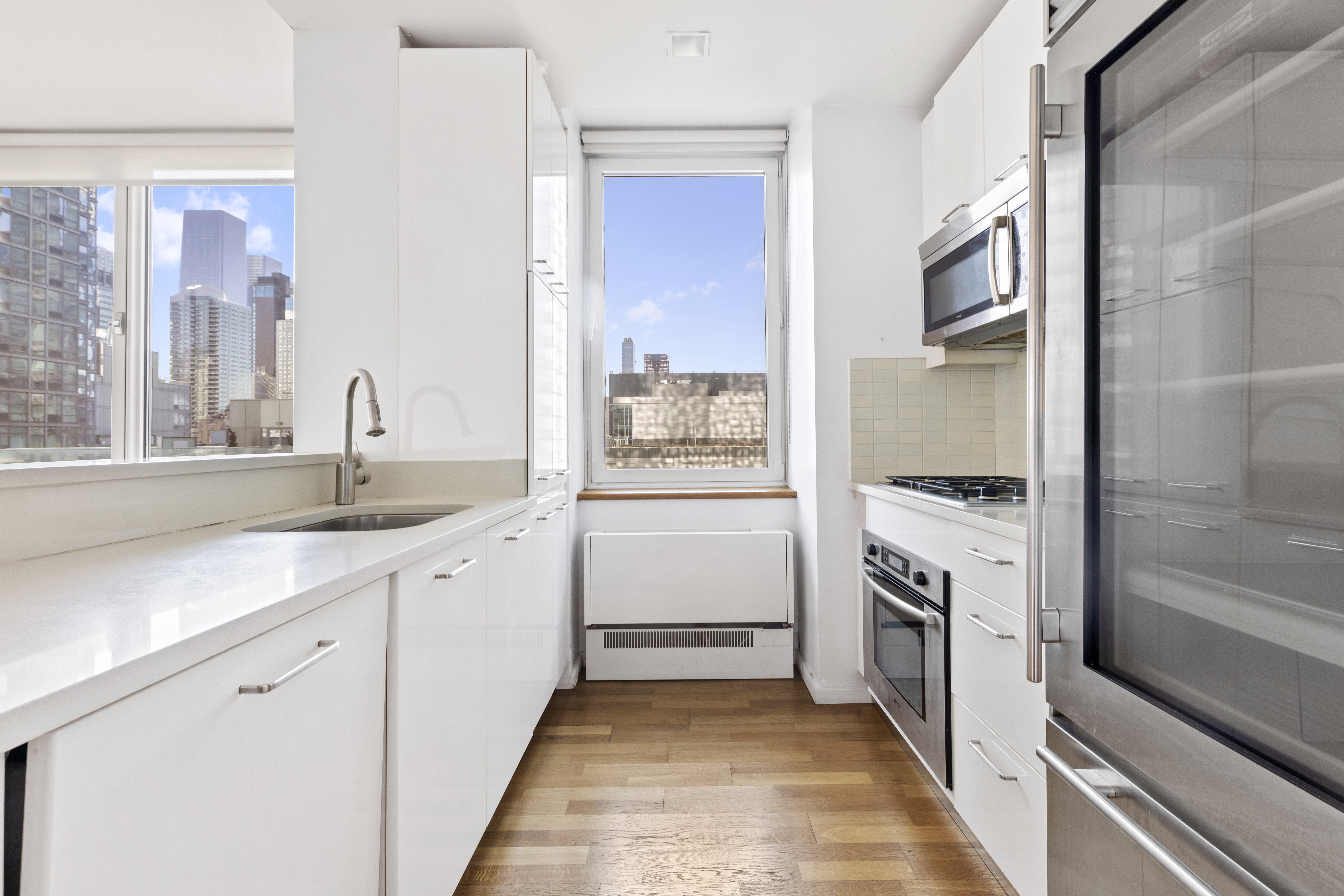 635 West 42nd Street, Unit 7G Manhattan, NY 10036 - Photo 4 of 21