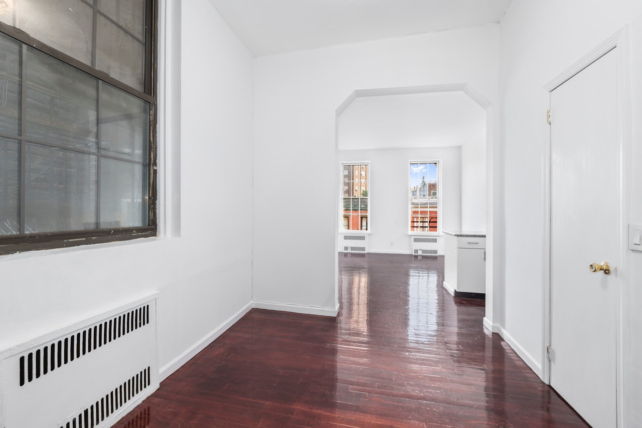 47 Jane Street, Unit 14 Manhattan, NY 10014 - Photo 4 of 6