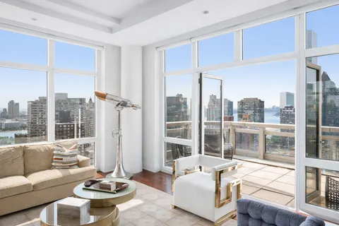 $4,950,000 | 300 East 55th Street, Unit PHC | Sutton Place