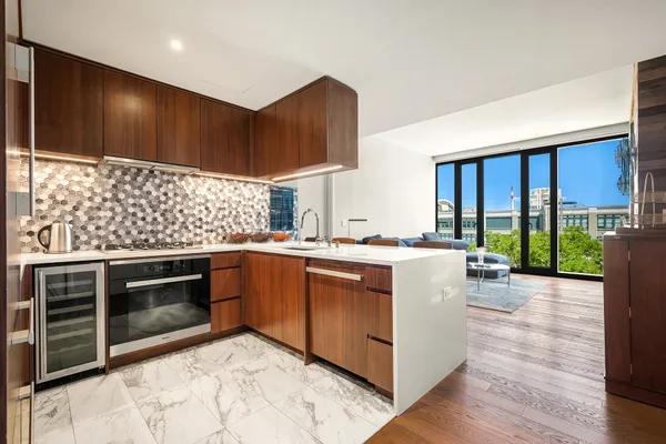 $12,000 | 21-30 44th Drive, Unit 5B | Long Island City