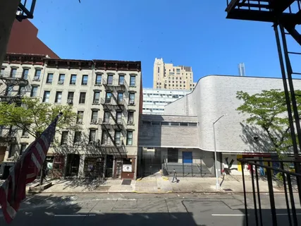 $3,300 | 438 West 49th Street, Unit 2D | Hell's Kitchen