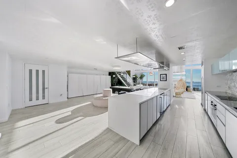 $6,750,000 | 1040 Biscayne Boulevard, Unit 4602, Miami, FL 33132