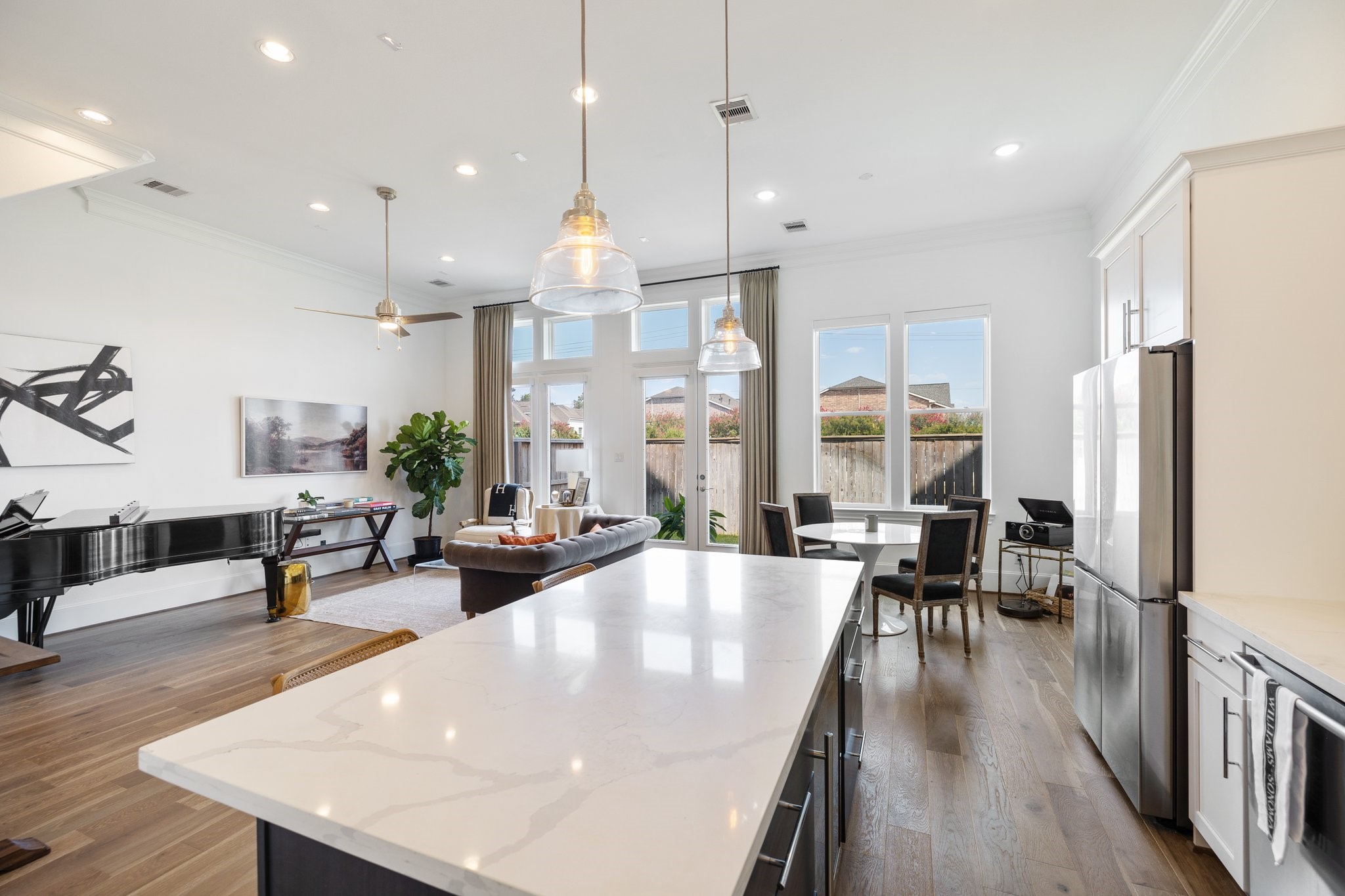 3306 West 12th Street Houston, TX 77008 - Photo 1 of 30