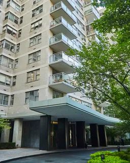 $3,295,000 | 150 East 69th Street, Unit 3FX | Lenox Hill
