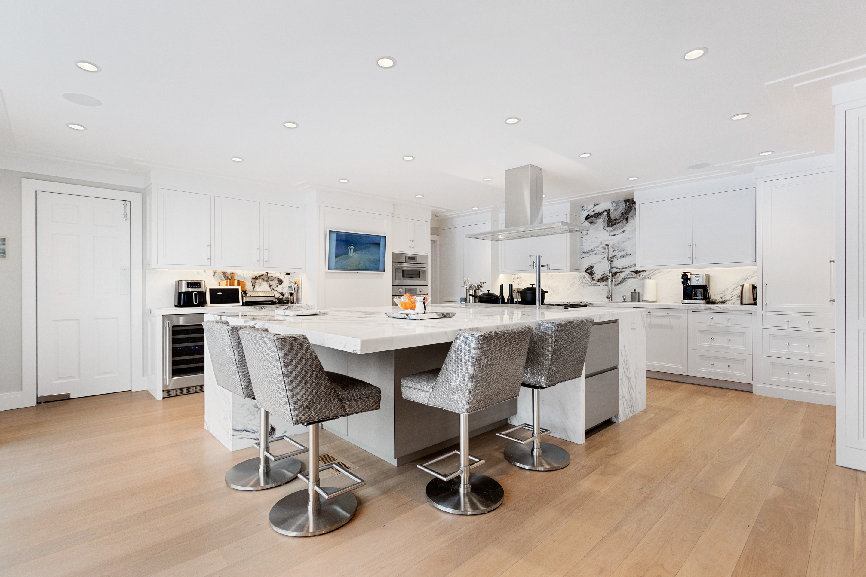 19 Hawkwood Lane Greenwich, CT 06830 - Photo 6 of 33