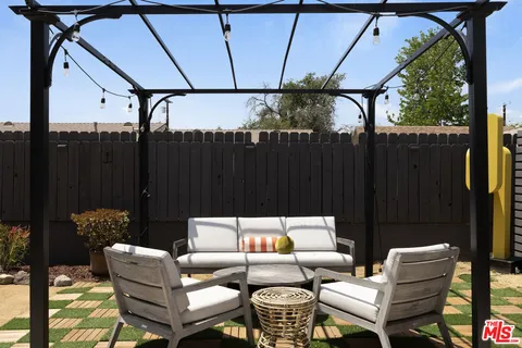 $825,000 | 10623 Woodward Avenue, Sunland, CA 91040