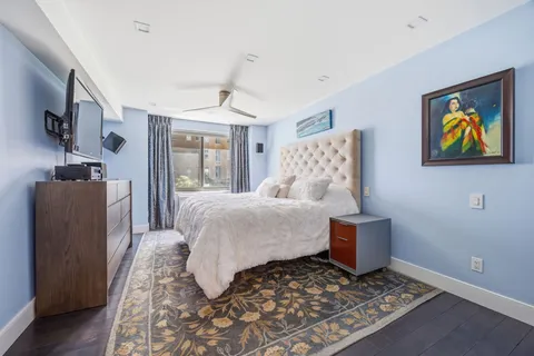$2,700,000 | 10 East End Avenue, Unit 4JK | Upper East Side