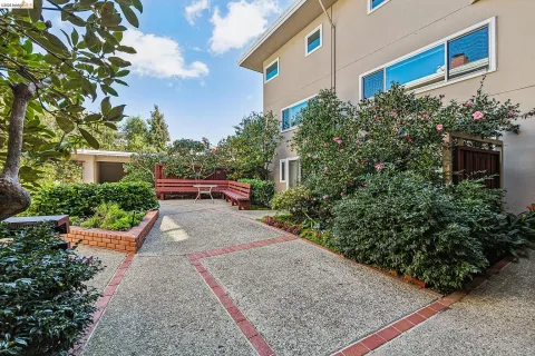 $899,000 | 1519 Oxford Street, Unit E, Berkeley, CA 94709