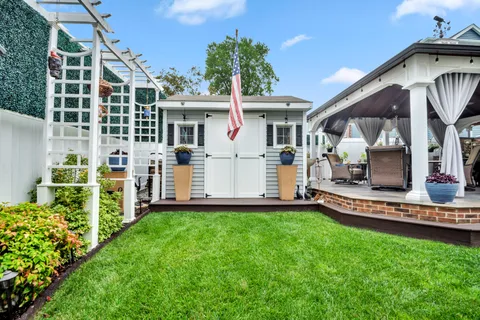 $1,495,000 | 909 Jewett Avenue | Westerleigh