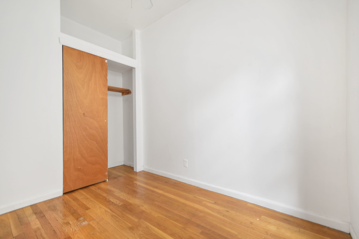 416 East 71st Street, Unit 28 Manhattan, NY 10021 - Photo 5 of 6
