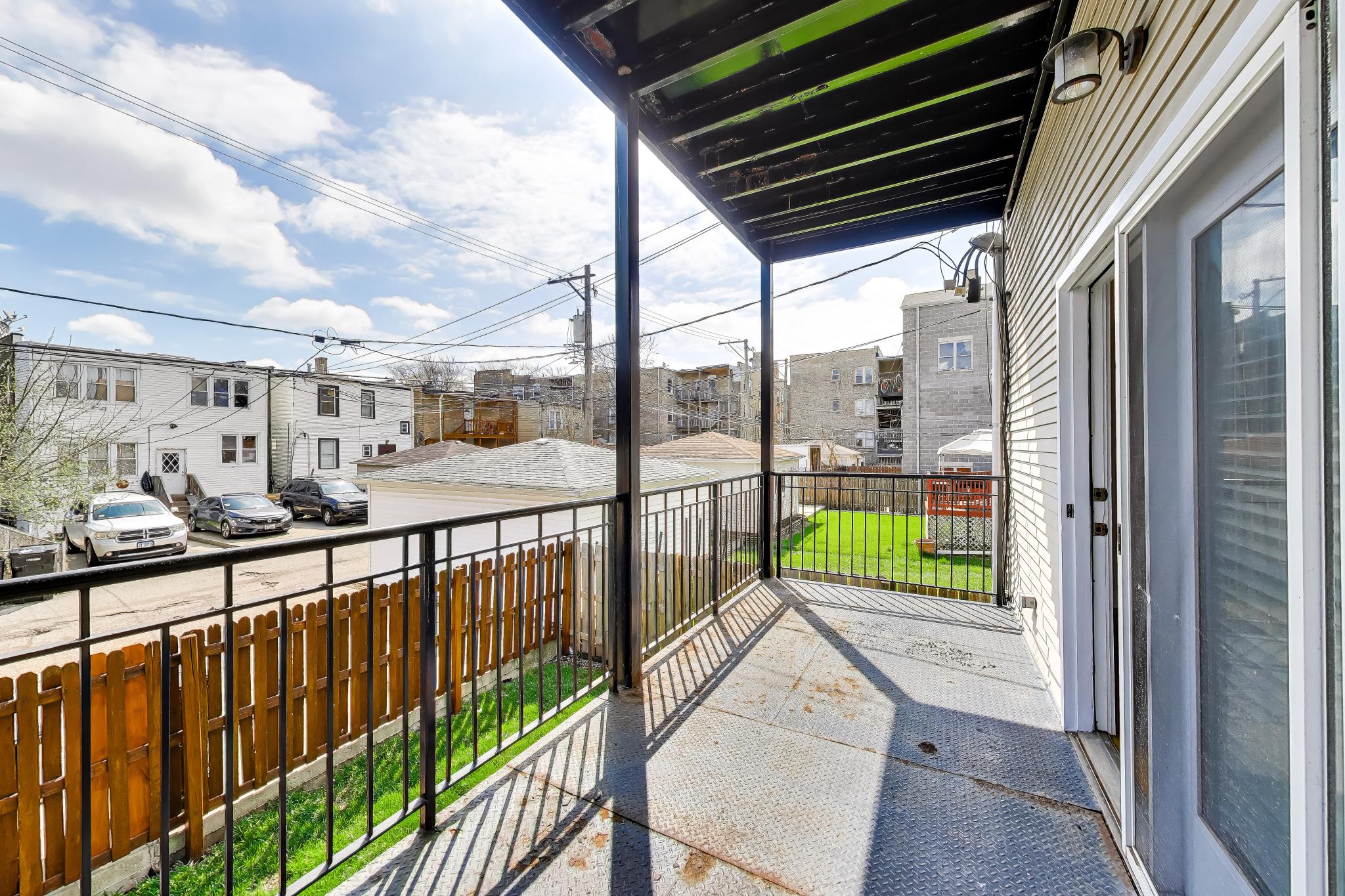 4845 North Springfield Avenue, Unit 2 Chicago, IL 60625 - Photo 29 of 32 a view of a balcony