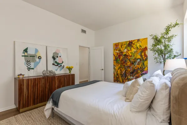 $1,149,000 | 511 San Vicente Boulevard, Unit 106, Santa Monica, CA 90402