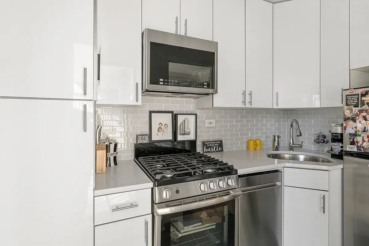 $455,000 | 1160 3rd Avenue, Unit 15F | Lenox Hill