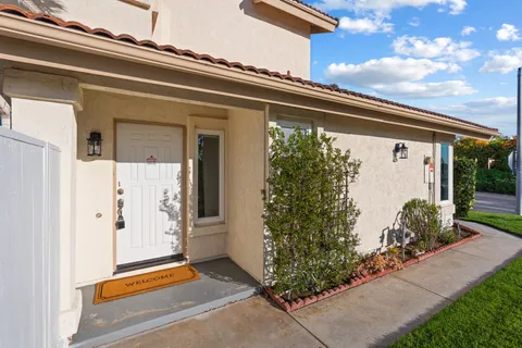 $1,448,000 | 1744 Willowspring Drive North, Encinitas, CA 92024