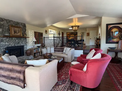 $1,250,000 | 275 Kerry Lane, Cloverdale, CA 95425