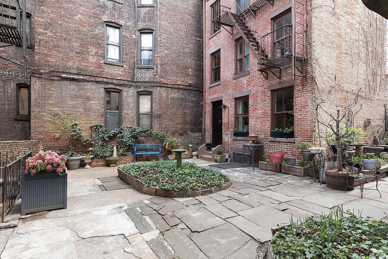 715 Washington Street, Unit 8 Manhattan, NY 10014 - Photo 7 of 9