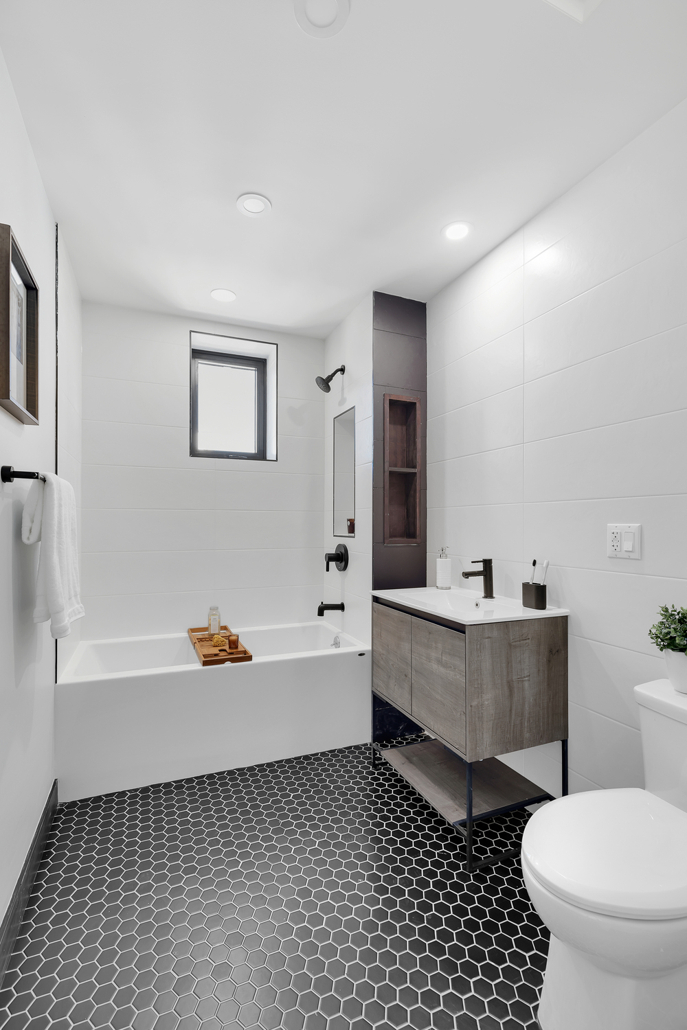 511 Evergreen Avenue, Unit 2B Brooklyn, NY 11221 - Photo 5 of 8