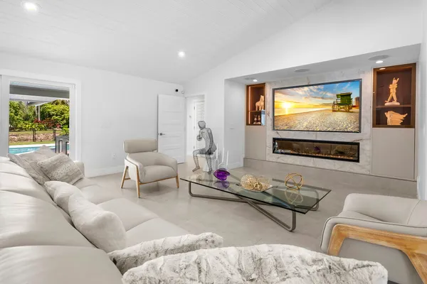 $2,925,000 | 9201 Southwest 102nd Street, Miami, FL 33176