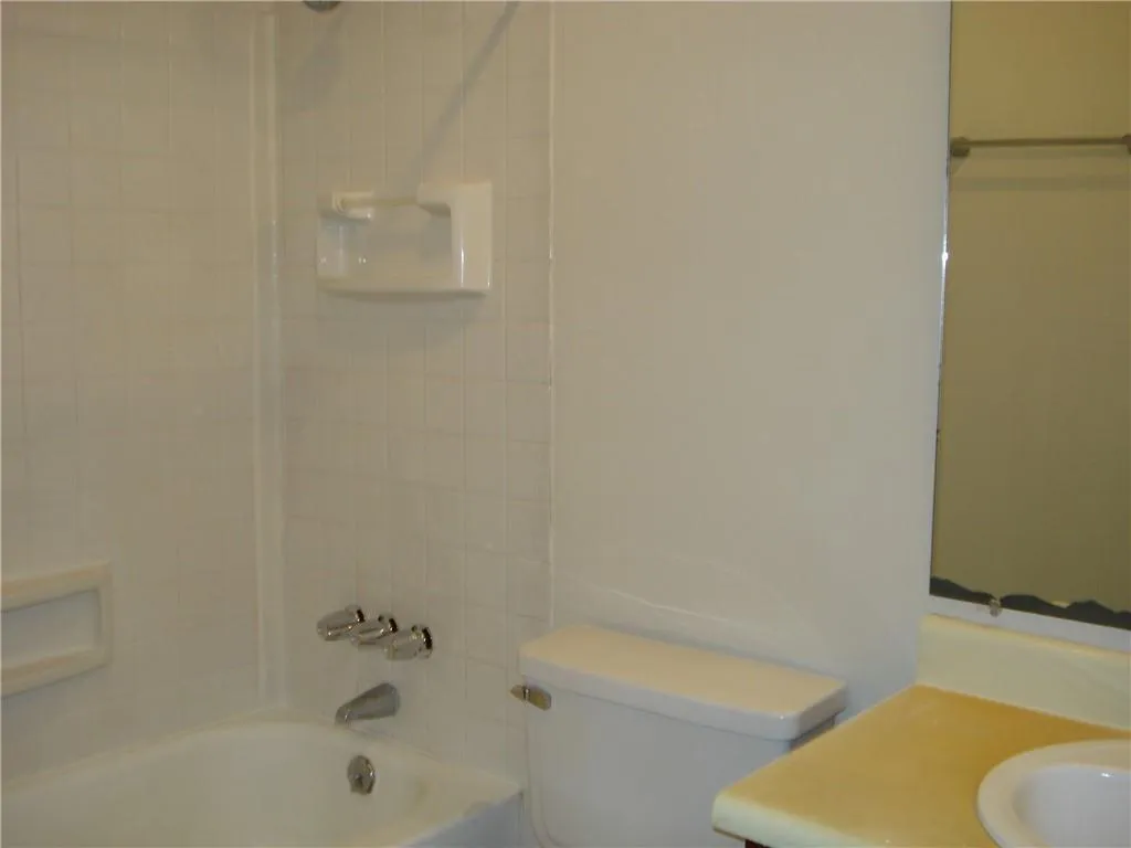 $1,200 | 334 Mariners Boulevard, Mandeville, LA 70448