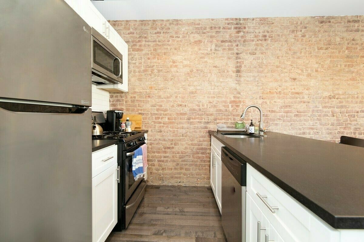 447 Rogers Avenue, Unit 2R Brooklyn, NY 11225 - Photo 3 of 8