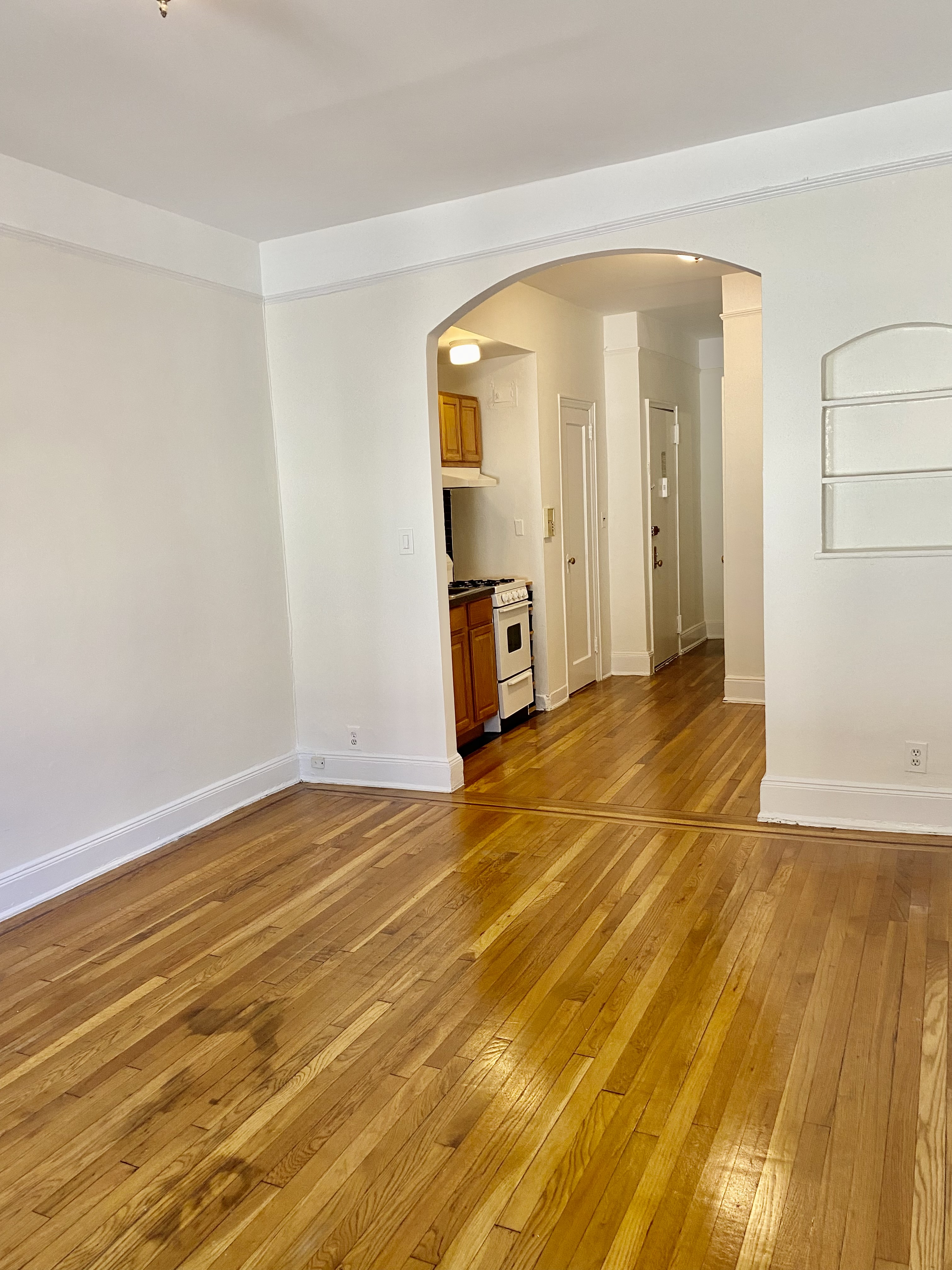 344 West 17th Street, Unit 1D Manhattan, NY 10011 - Photo 2 of 6