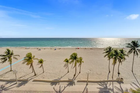 $550,000 | 300 Oregon Street, Unit 503, Hollywood, FL 33019
