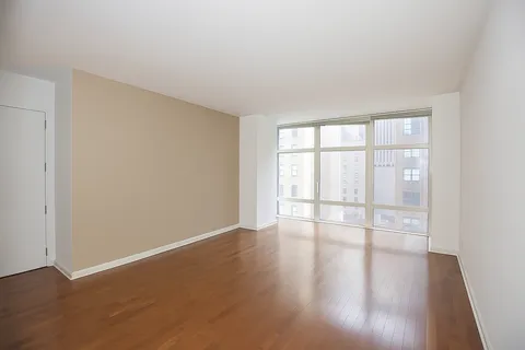 $3,900 | 1600 Broadway, Unit 7F | Theater District